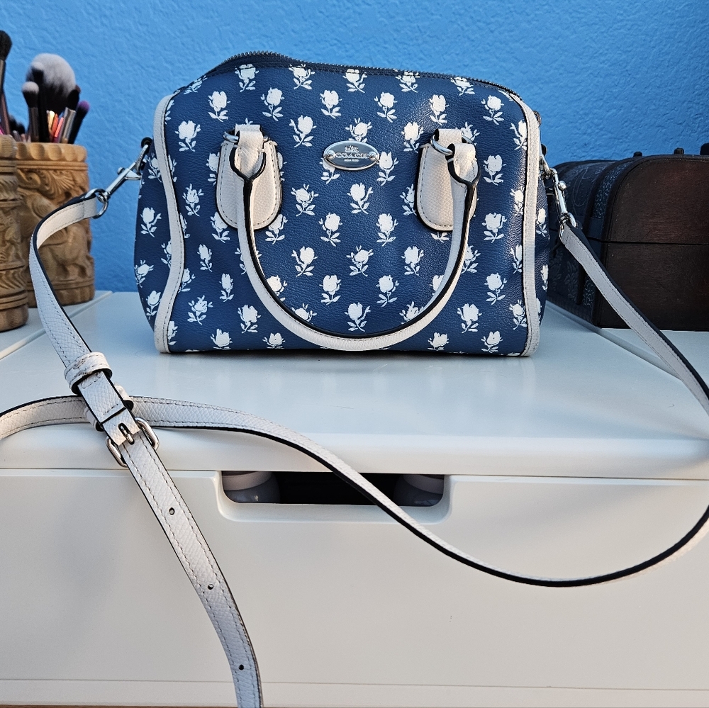 Coach Floral Blue Purse crossbody (removable strap)